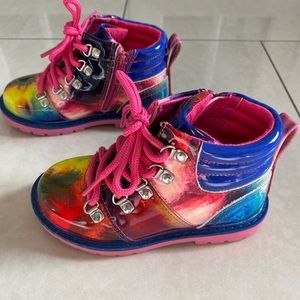 Toddler Girls Combat Boots in Rainbow